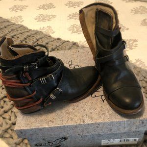 Freebird CRUE Boots SIZE 9 NEW!
